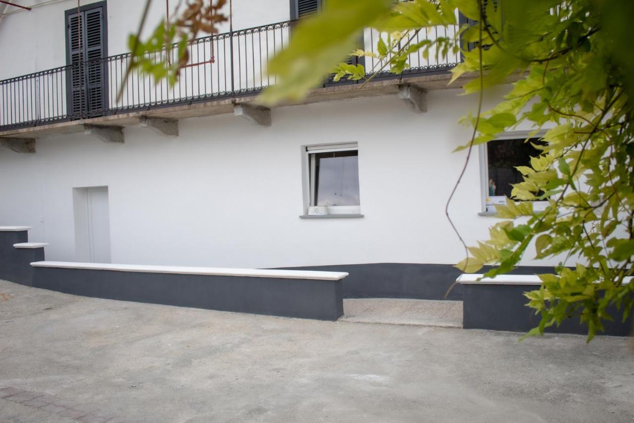 Le Camere Del Cappello Verde Ivrea Exterior foto